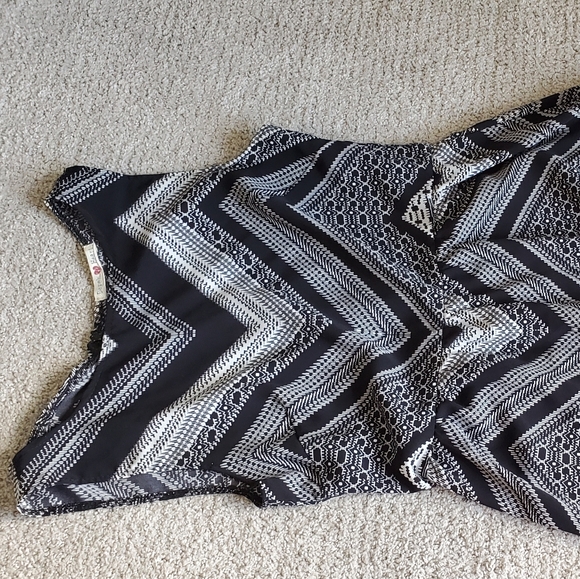 Dress - Picture 6 of 6